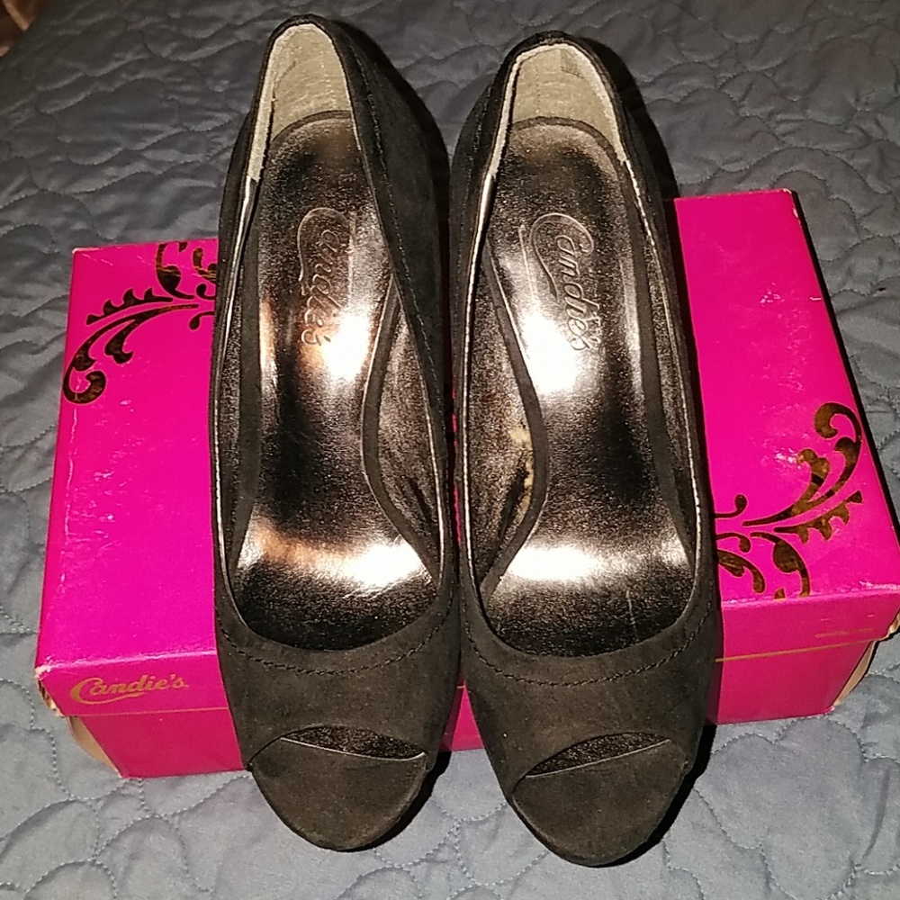 Candie's Yunnis black suede platform heels